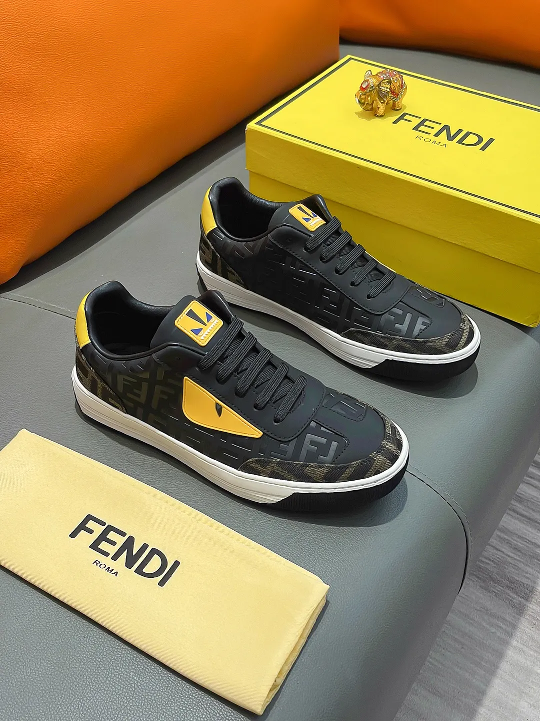 Men's shoes FENDI "Fendi" P400 Regular size: 38-44 (casual shoes) Product materials: Selected cowhide upper, soft sheepskin lining; original outsole.